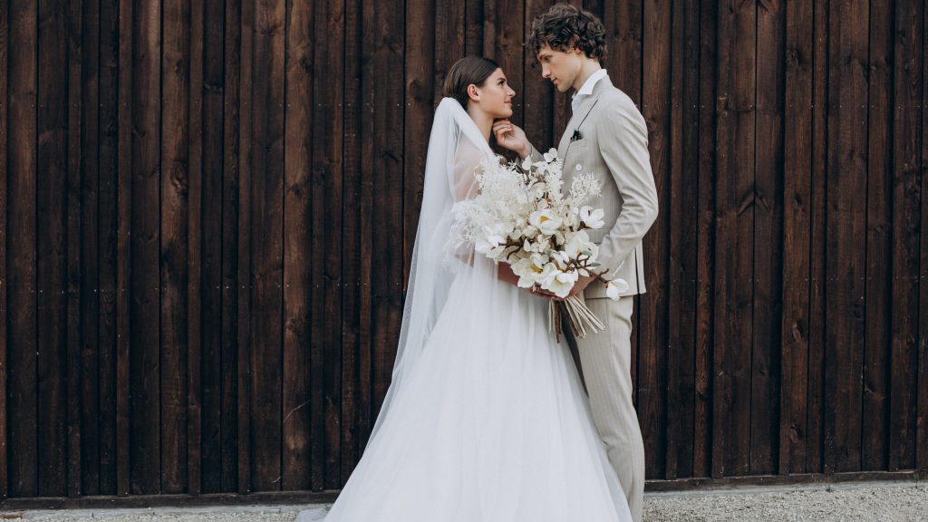 Bräutigam im Varazio-Hochzeitsanzug in Hamburg